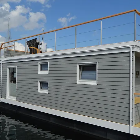 Hausboot Hecht Mit Dachterrasse In Marina Minde, Daenemark Сasa de vacaciones