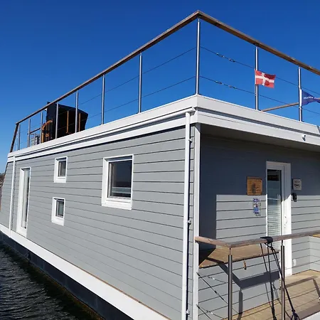 Сasa de vacaciones Hausboot Hecht Mit Dachterrasse In Marina Minde, Daenemark Egernsund