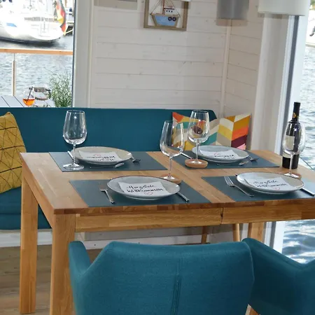 Hausboot Hecht Mit Dachterrasse In Marina Minde, Daenemark * Egernsund