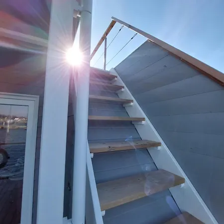 Hausboot Hecht Mit Dachterrasse In Marina Minde, Daenemark * Egernsund